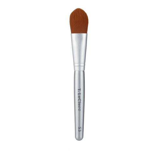 T LeClerc Foundation Brush on white background