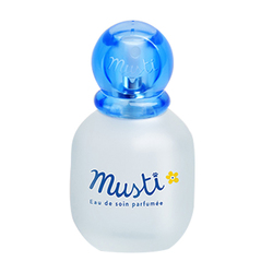 Musti Eau de Soin Spray on white background