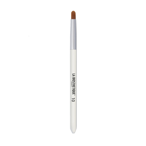La Biosthetique No. 10 Crease Brush, 1 piece La Biosthetique No. 10 Crease Brush on white background