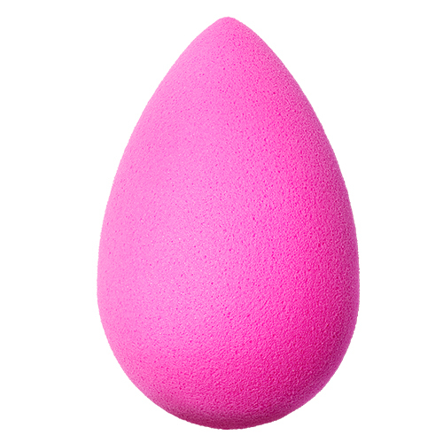 Beautyblender Electric Violet on white background