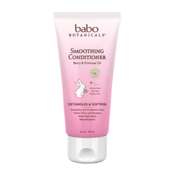 Smoothing Berry Primrose Detangling Conditioner on white background