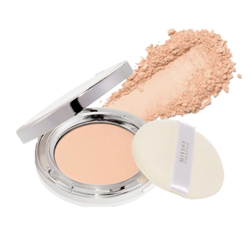 MISSHA The Style Fitting Wear Powder Pact SPF25/PA++ No.21 on white background