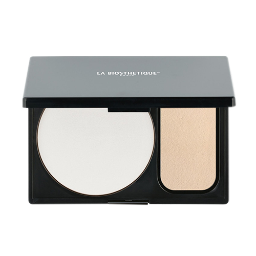 La Biosthetique Translucent Compact Powder on white background
