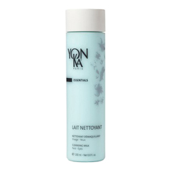 Lait Nettoyant (Cleansing Milk) on white background