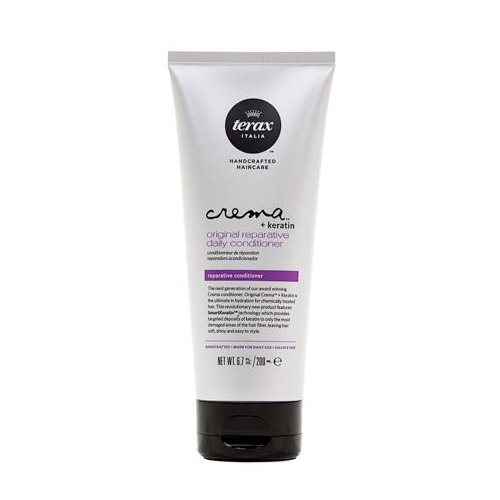 Terax Crema Ultra Moisturizing Daily Conditioner on white background
